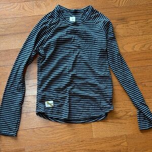 Tracksmith top size small